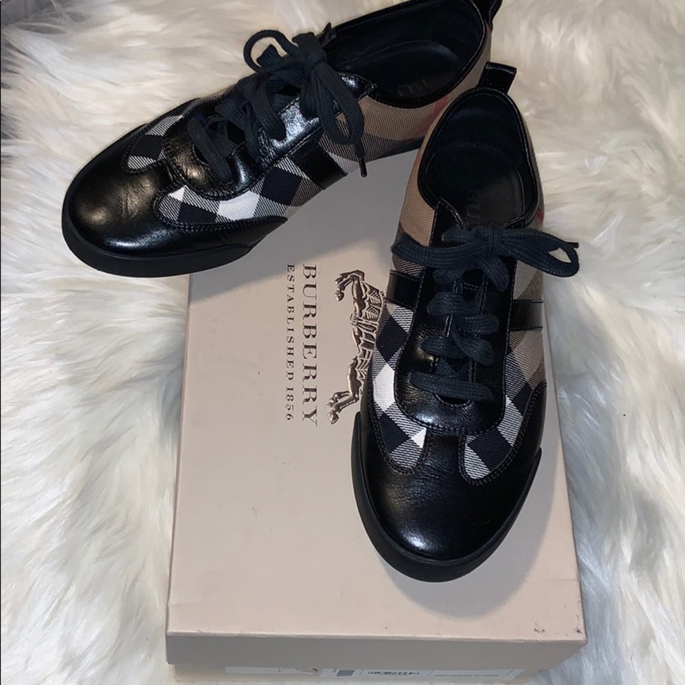 Burberry Sneakers - Picture 6 of 6